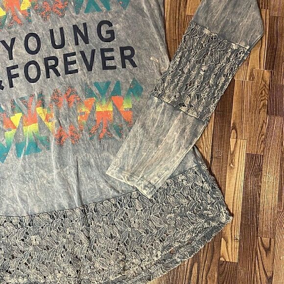 Buckle Day trip women’s long sleeve tie dyed distressed, look top. Size M - Picture 3 of 7